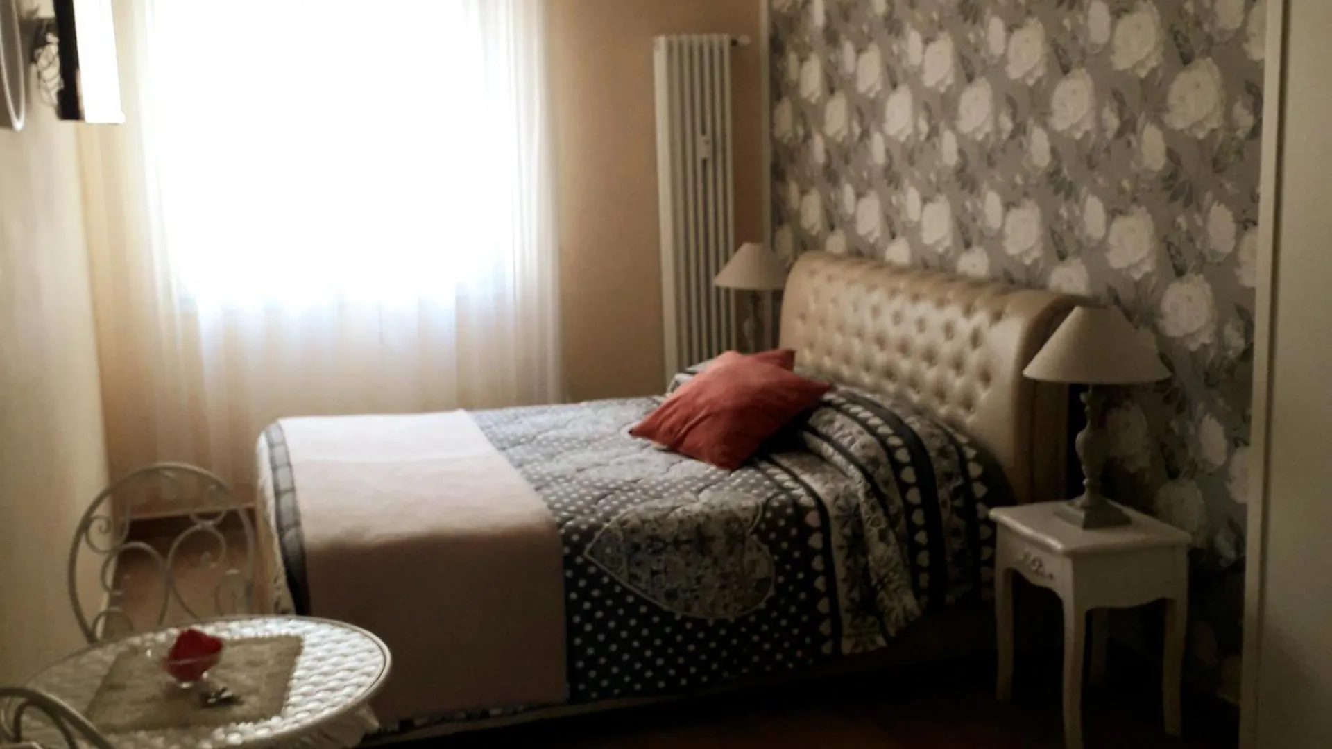 ** Bed & Breakfast B&B Mercedes Bologna Italy