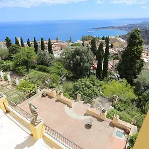 https://casa-cuseni-maison-de-charme.taorminaitalyhotels.com