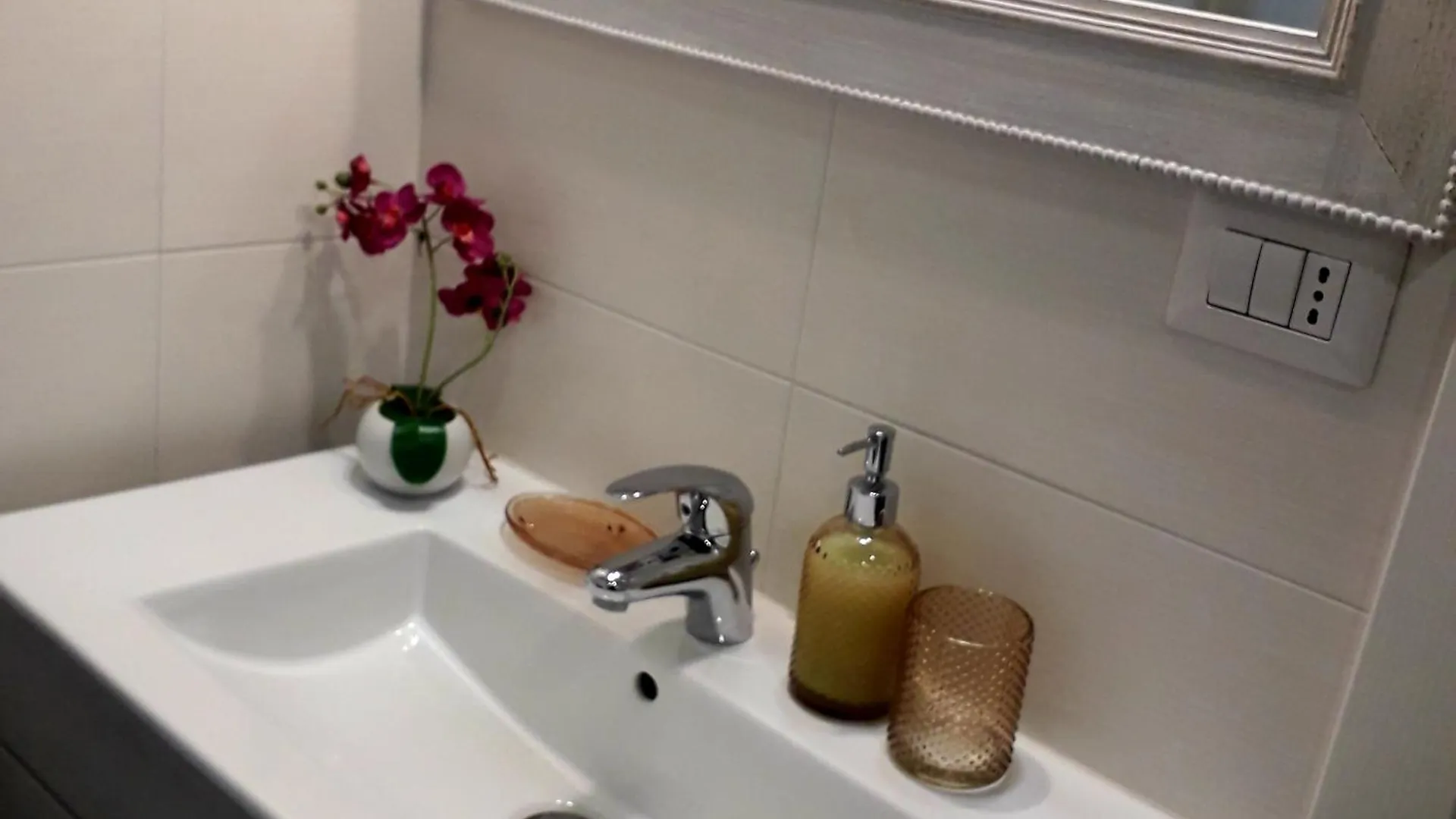 B&B Mercedes Bologna 2*,